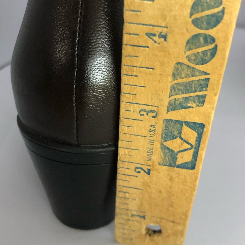 Clarks Women's Emily 2 Kaylie Brown Leather Heeled Booties Boots 6 US EUC - Picture 13 of 16